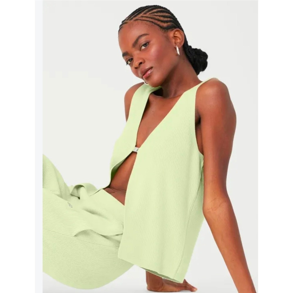 Alo Yoga Knit Salana Ribbed Atheleisure Streetfashion Festival Boho Indiesleeze